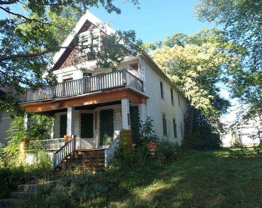 2453 N 38th St #2455, Milwaukee, WI 53210