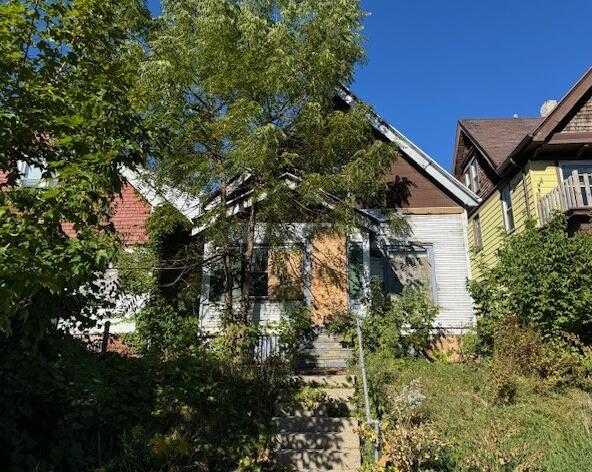 3179 N 14th St, Milwaukee, WI 53206