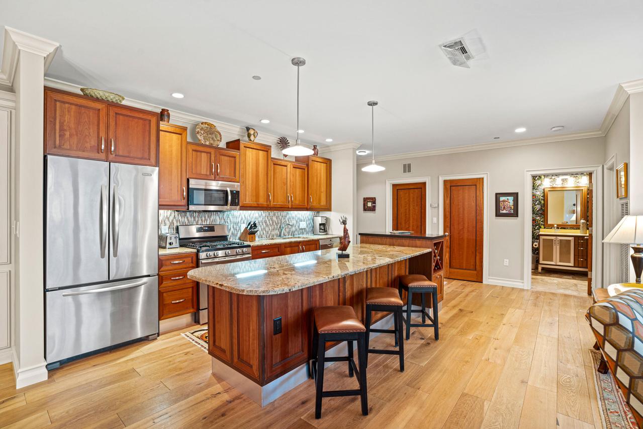 1522 N Prospect Ave #204, Milwaukee, WI 53202