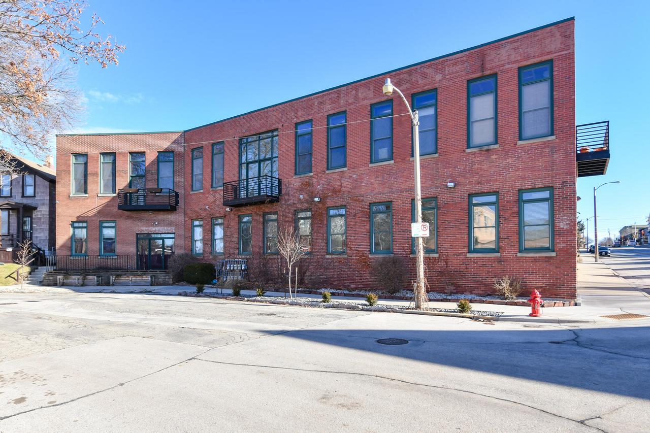 306 E Lincoln Ave #2, Milwaukee, WI 53207