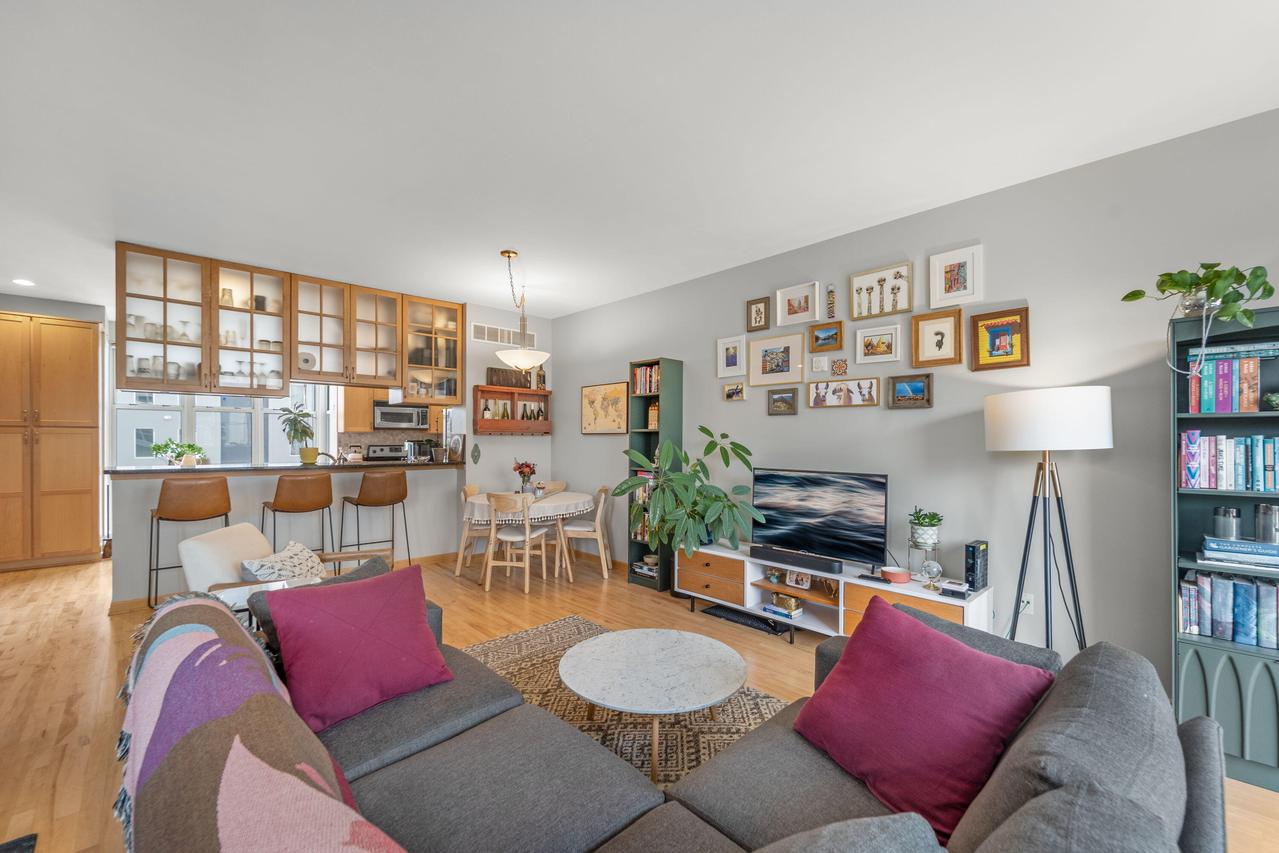 2106 N Commerce St, Milwaukee, WI 53212