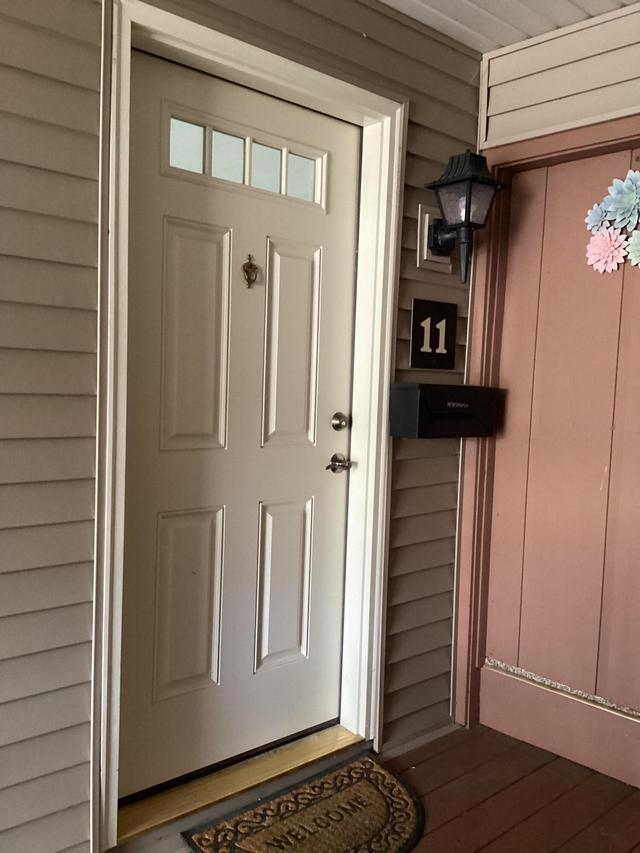 11946 W Mill Rd #11, Milwaukee, WI 53225