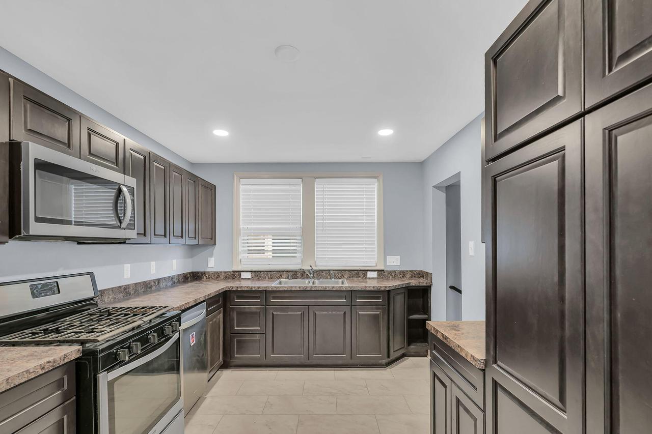 1528 Thurston Ave, Racine, WI 53405