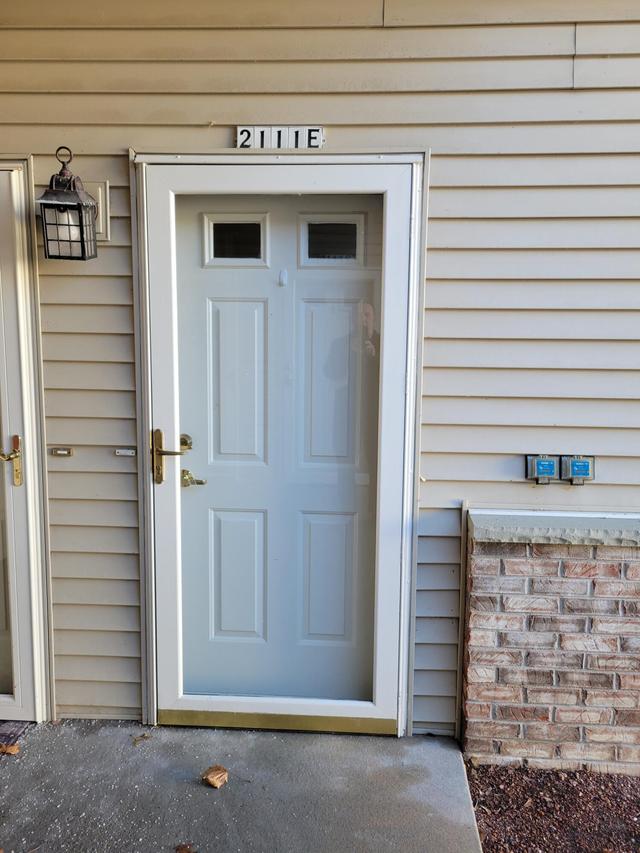 2111 Pine Ridge #E, Grafton, WI 53024