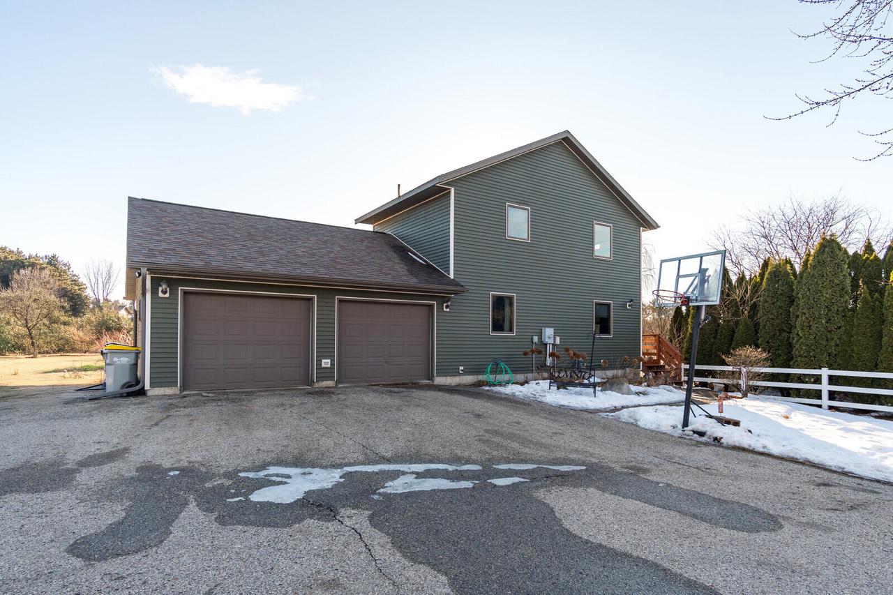 N13687 Arabian Ln, Trempealeau, WI 54661