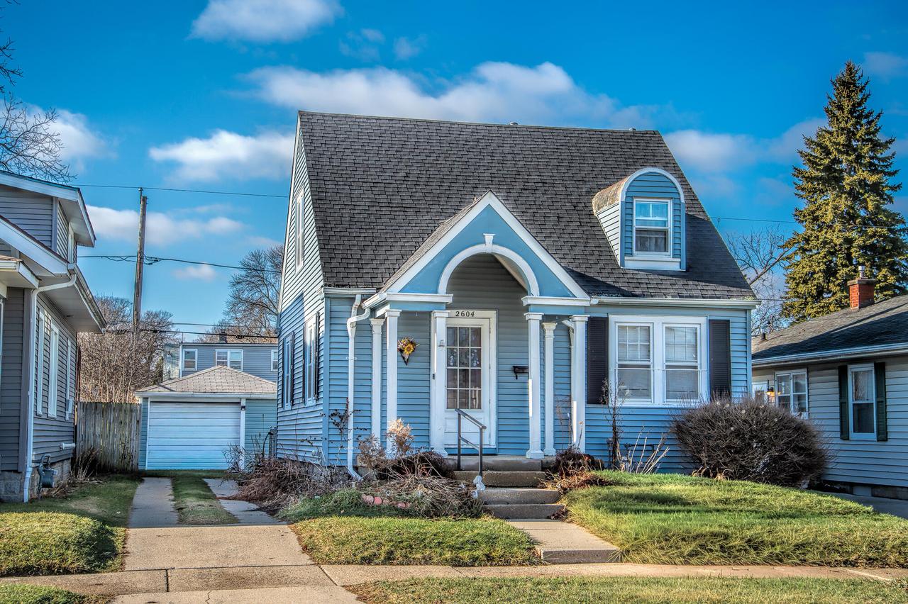 2604 Hayes Ave, Racine, WI 53405