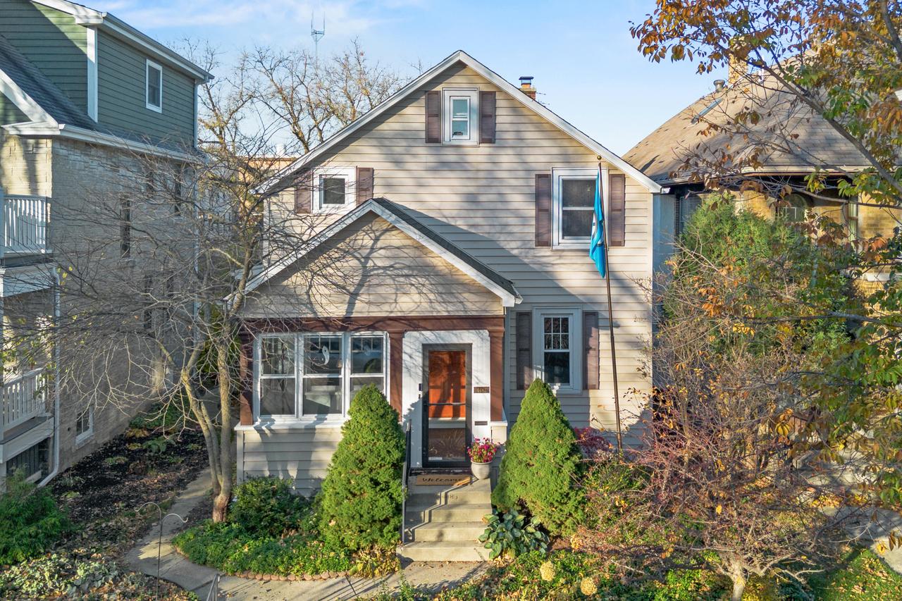 4483 N Cramer St, Shorewood, WI 53211