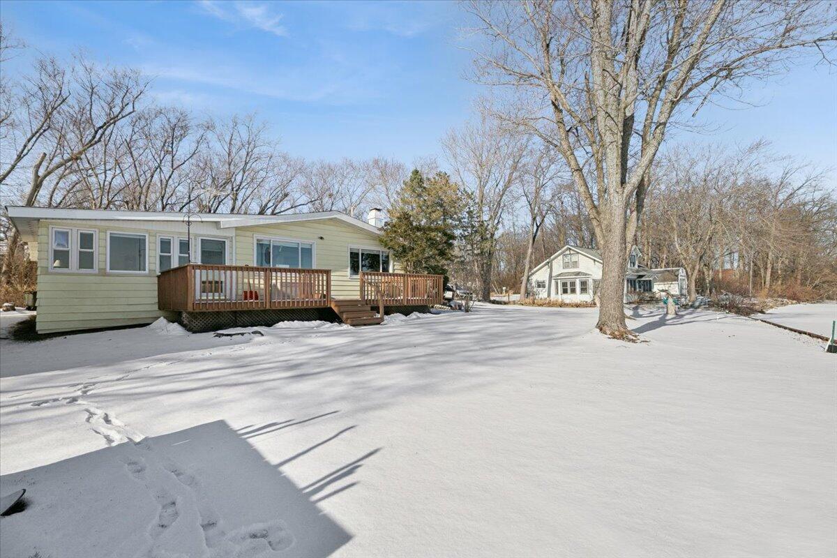 27705 98th St, Salem Lakes, WI 53179