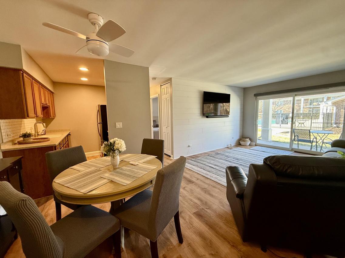 108 Evelyn Ln #Unit B, Lake Geneva, WI 53147