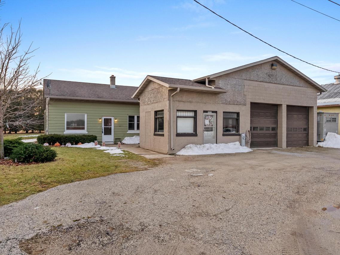 N9090 N Dairyland Dr, Mosel, WI 53015