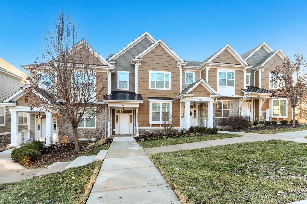 173 2nd Ave #12, Fontana, WI 53125