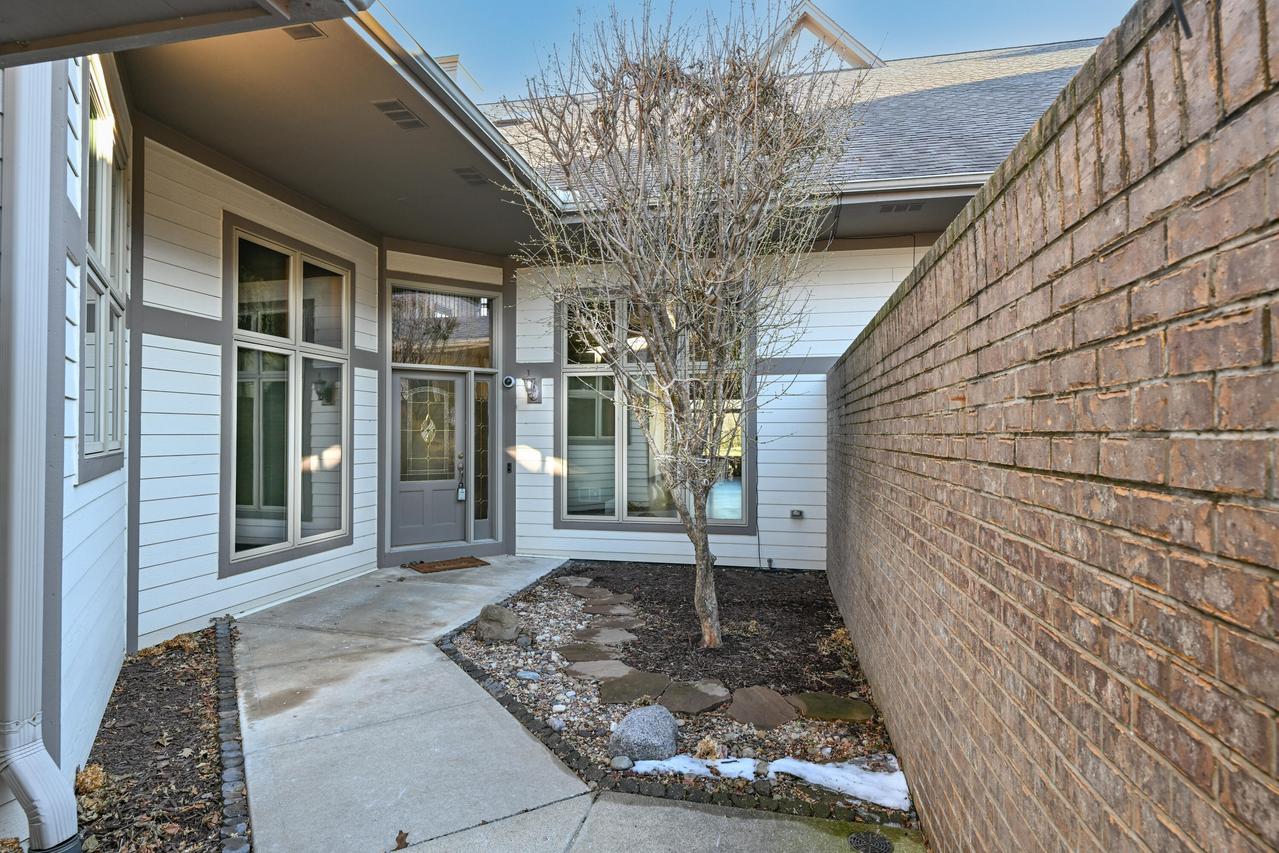 7513 W Tuckaway Pines, Franklin, WI 53132