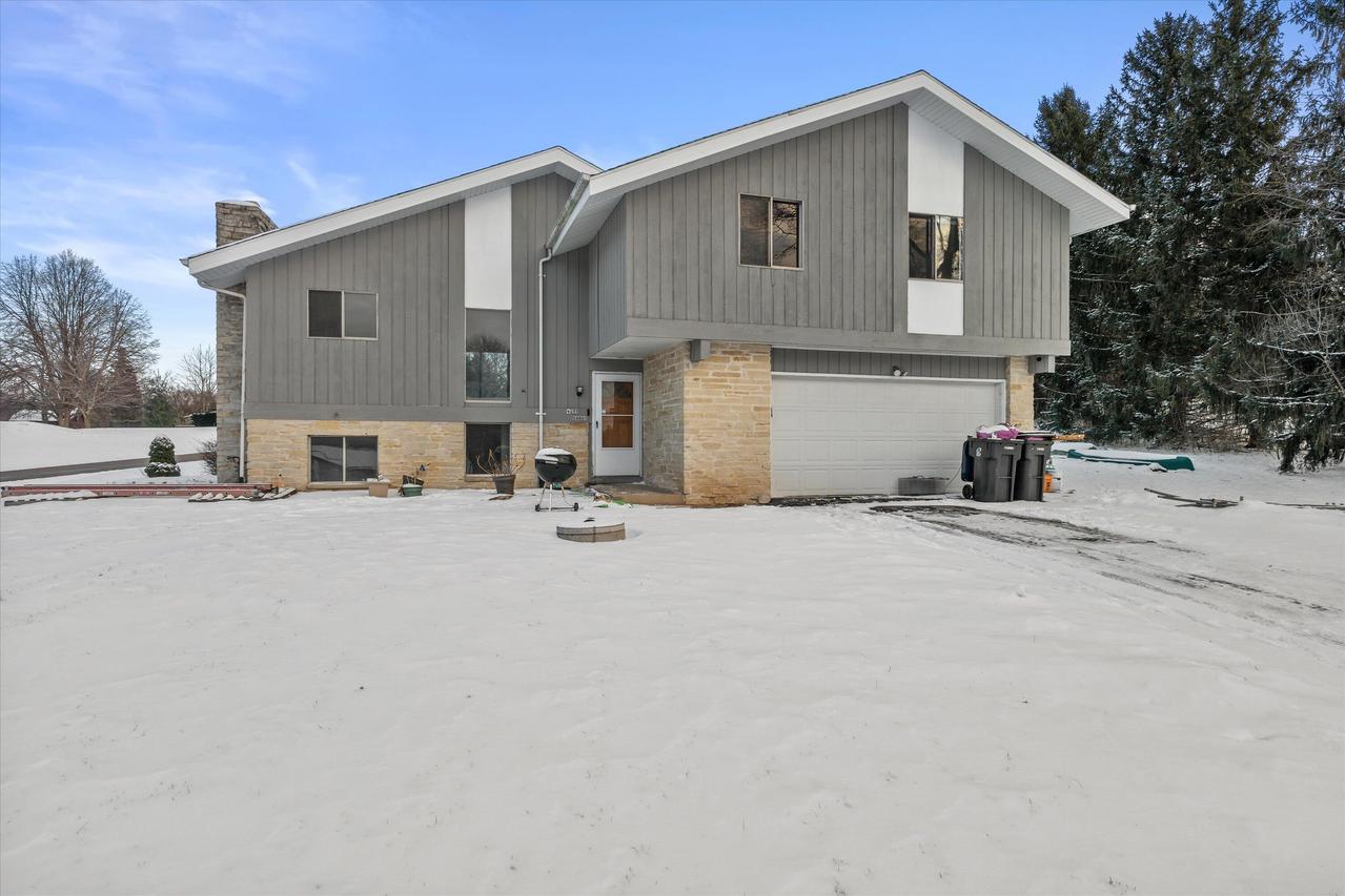 W277S8860 Lakeside Dr, Vernon, WI 53149