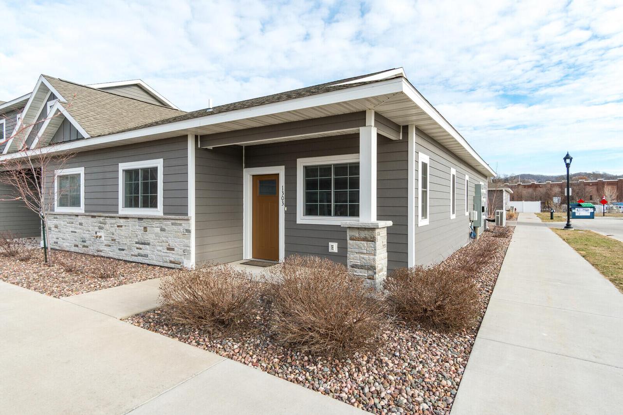 1303 Hagar St, La Crosse, WI 54603