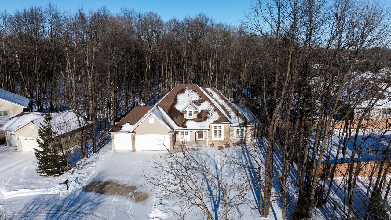 1060 Tahoe Ct, Menasha, WI 54952