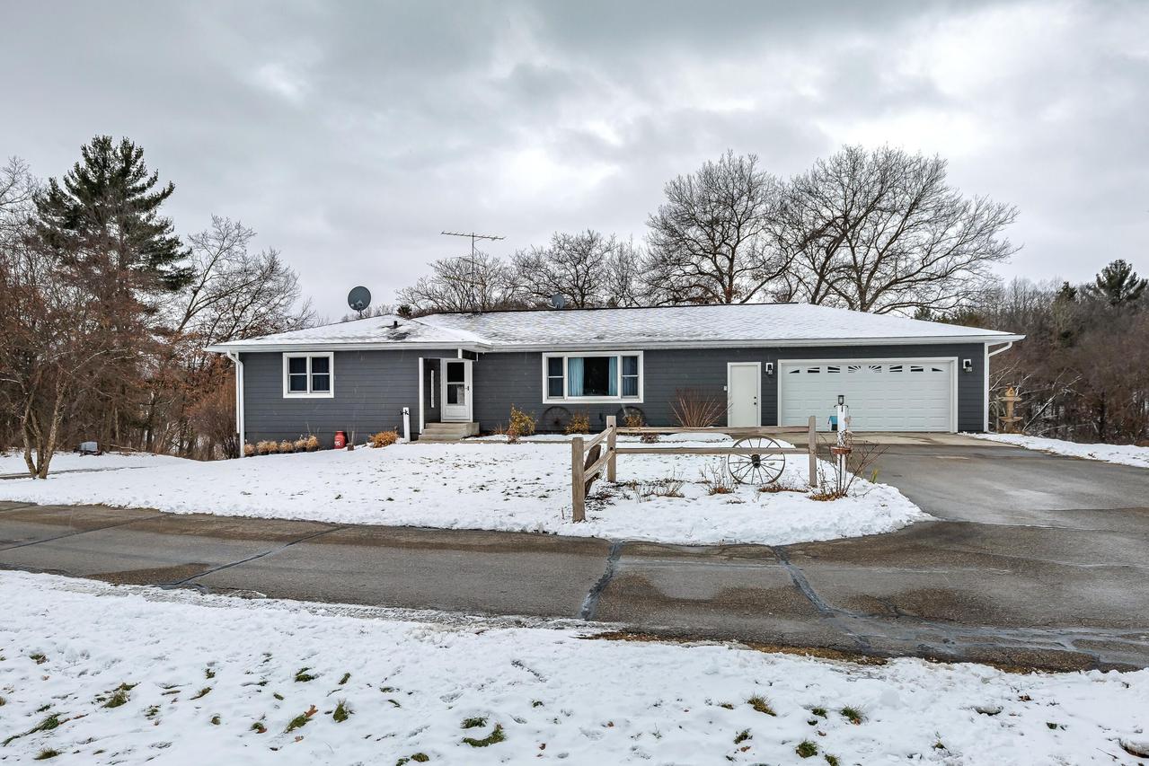 N4534 Cloverdale Rd, Irving, WI 54615