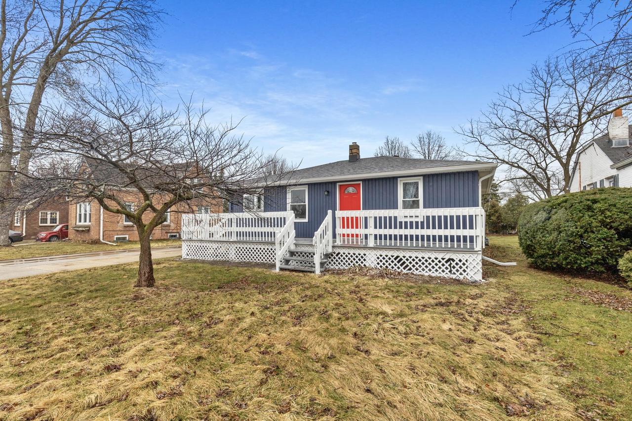 1401 Meadowbrook Blvd, Mount Pleasant, WI 53405