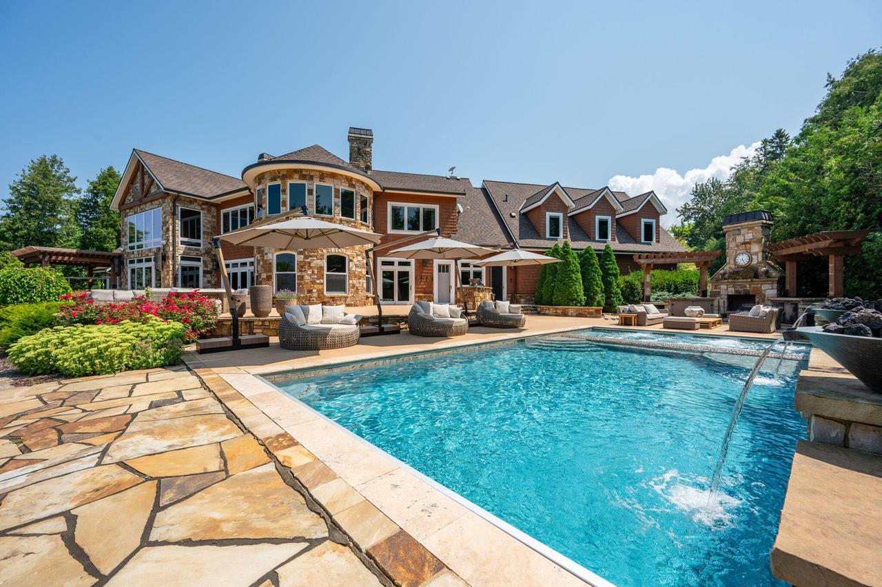 5707 Bay Shore, Egg Harbor, WI 54235