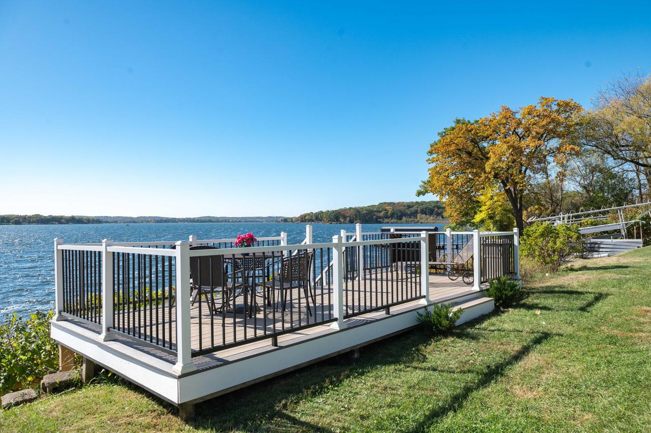 N39W27485 Hillside Grove, Pewaukee, WI 53072