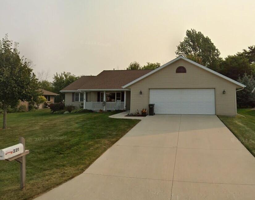 221 N 6th St, Sheboygan Falls, WI 53085