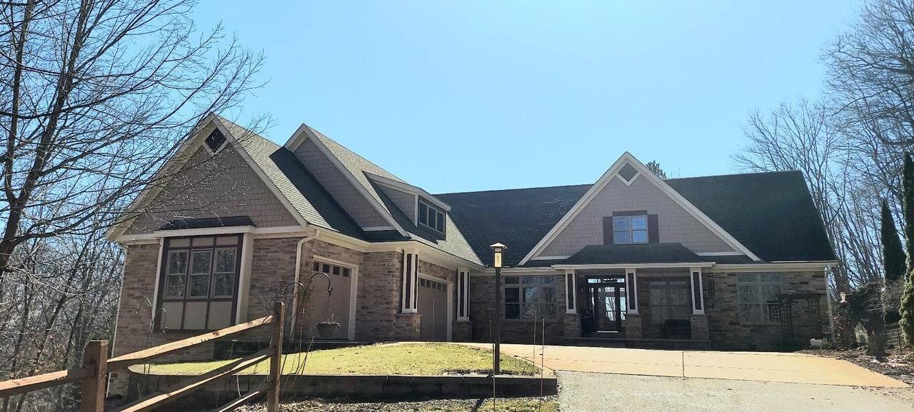 4451 Hartstone Dr, Polk, WI 53086