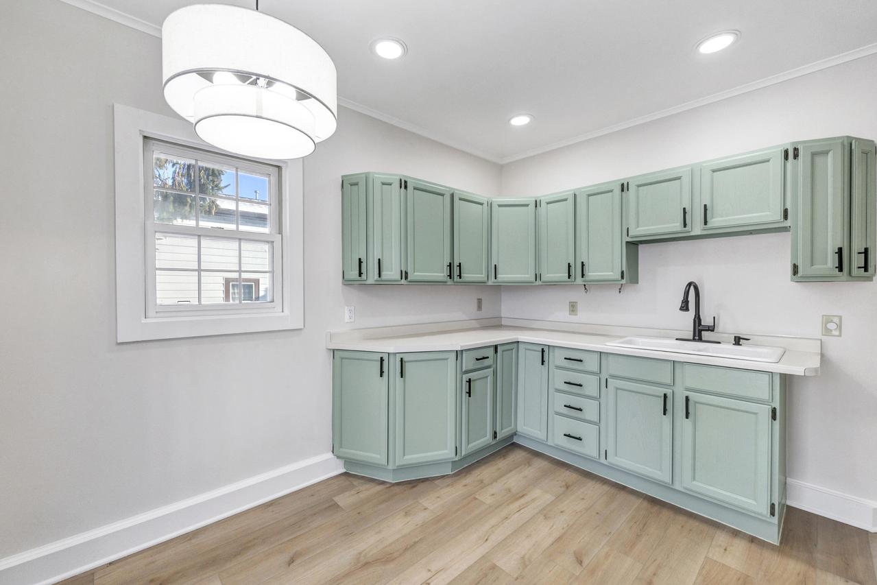 1306 New York Ave, Manitowoc, WI 54220