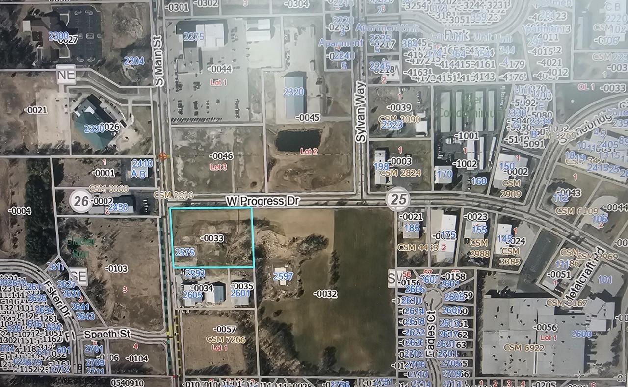 2575 S Main St, West Bend, WI 53095