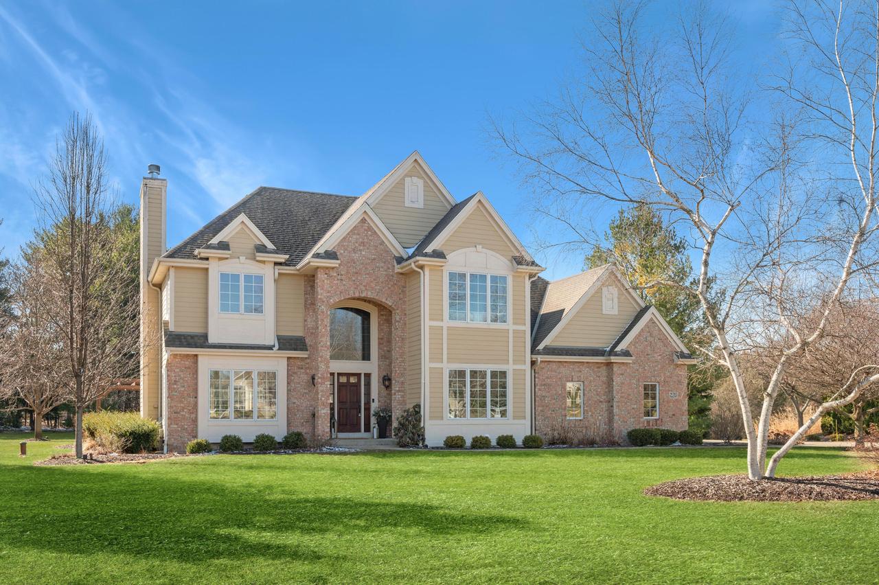 W283N6297 Hibritten Way, Hartland, WI 53029