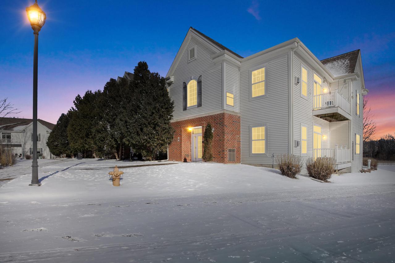 2030 Rainbow Lake #323, West Bend, WI 53090