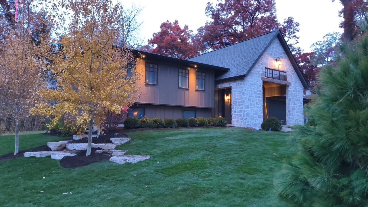 853 Sauganash Dr, Fontana, WI 53125