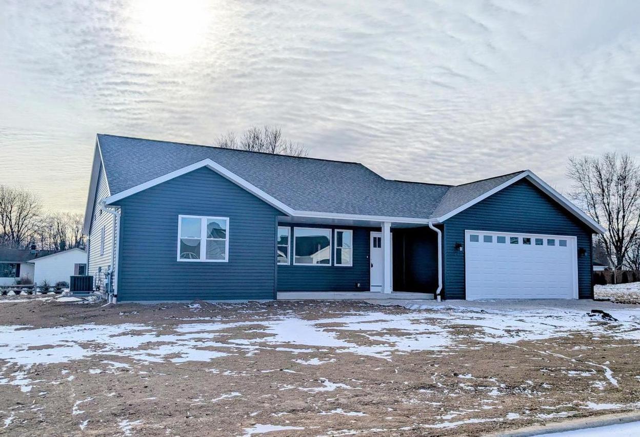 709 Bessy Ln, Chilton, WI 53014
