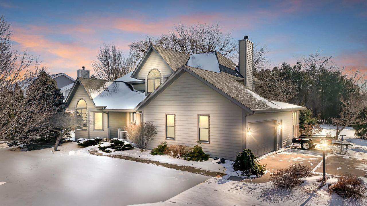 4731 Willow Wood Dr, Mount Pleasant, WI 53403