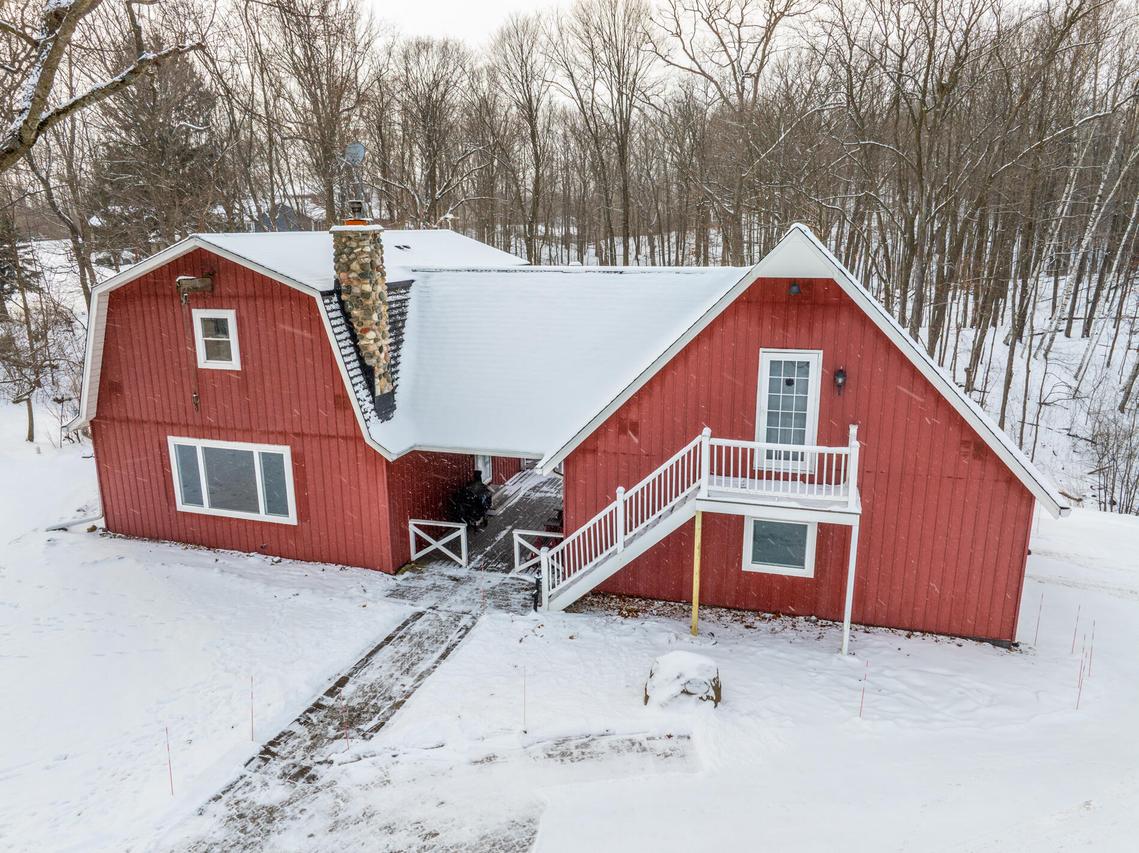 N1706 Lakeshore Dr, Auburn, WI 53010