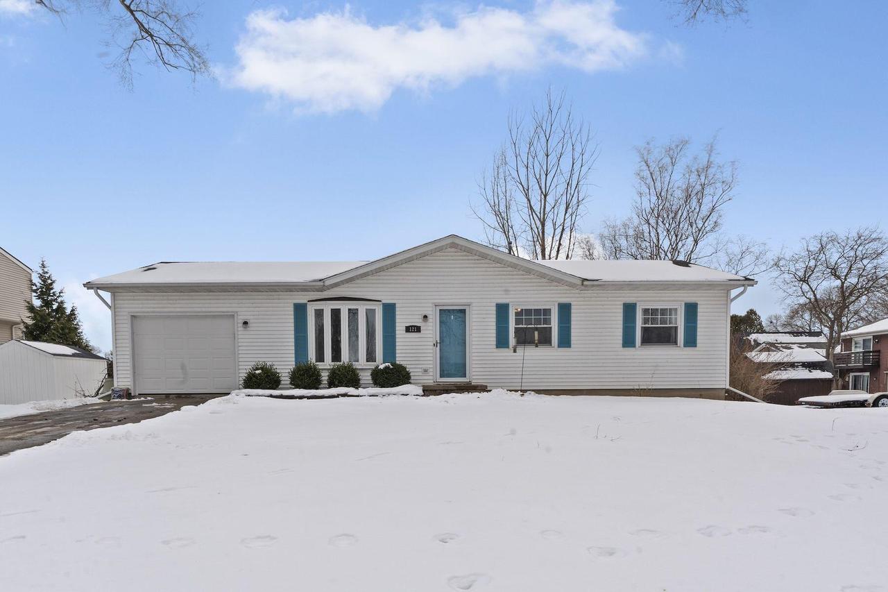 121 W Spaulding St, Watertown, WI 53098