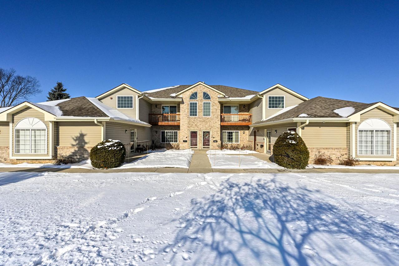 17600 W Lincoln Ave, New Berlin, WI 53146