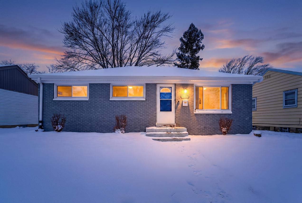 8136 W Sheridan Ave, Milwaukee, WI 53218