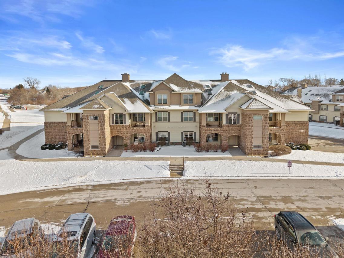 2955 W Drexel Ave #409, Franklin, WI 53132