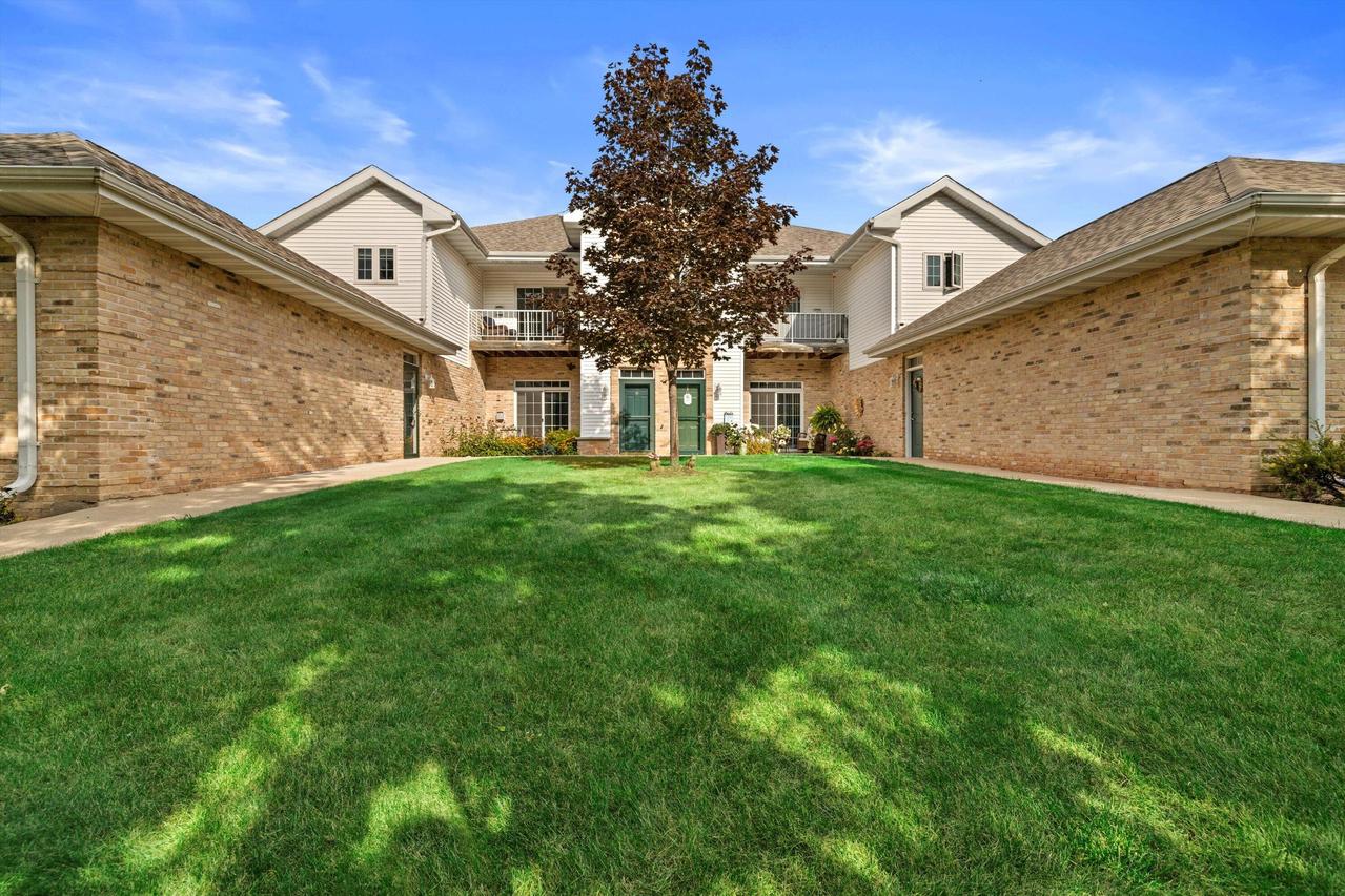 4301 Taylor Harbor #6, Mount Pleasant, WI 53403