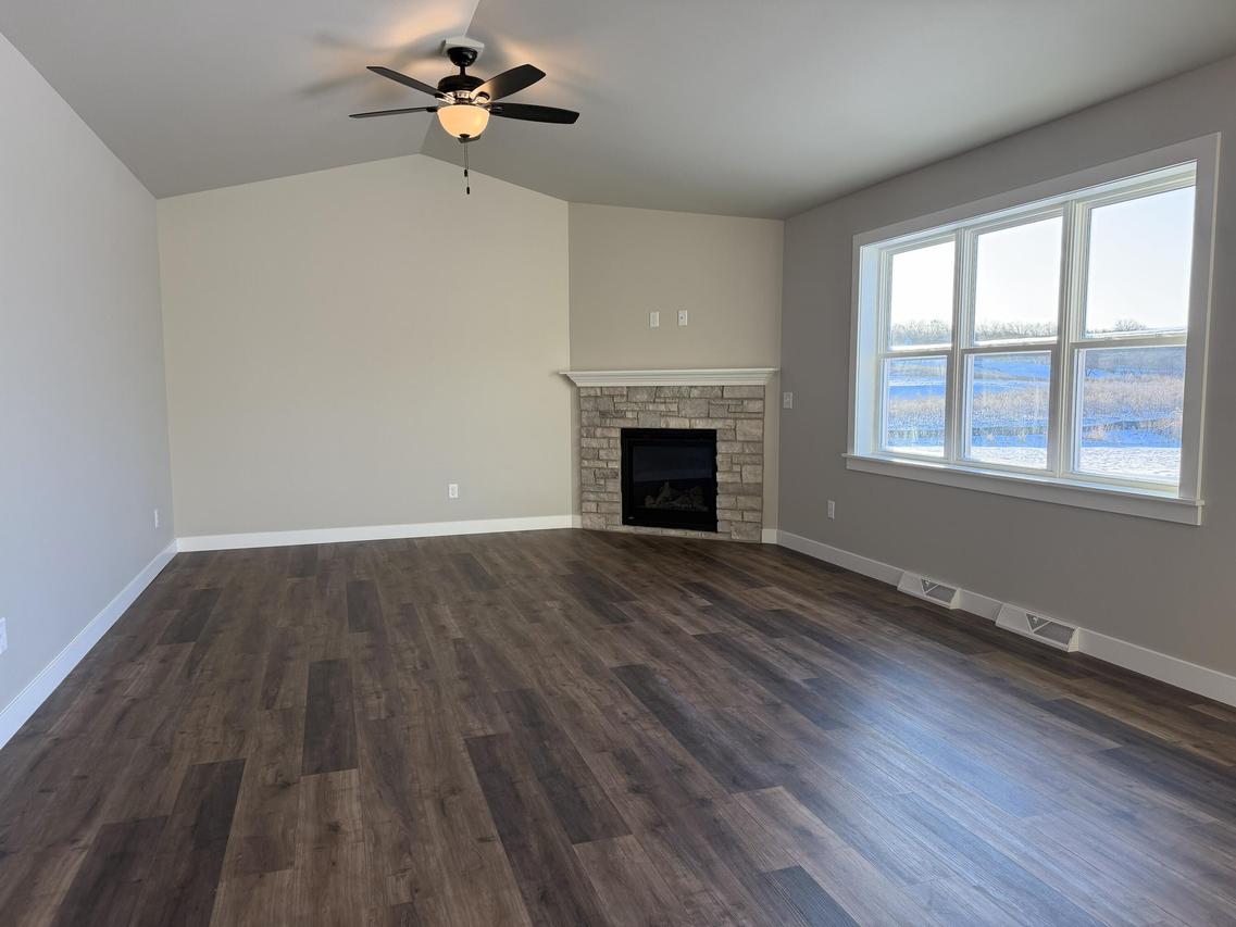 11 Wisteria Cor, Fond Du Lac, WI 54935