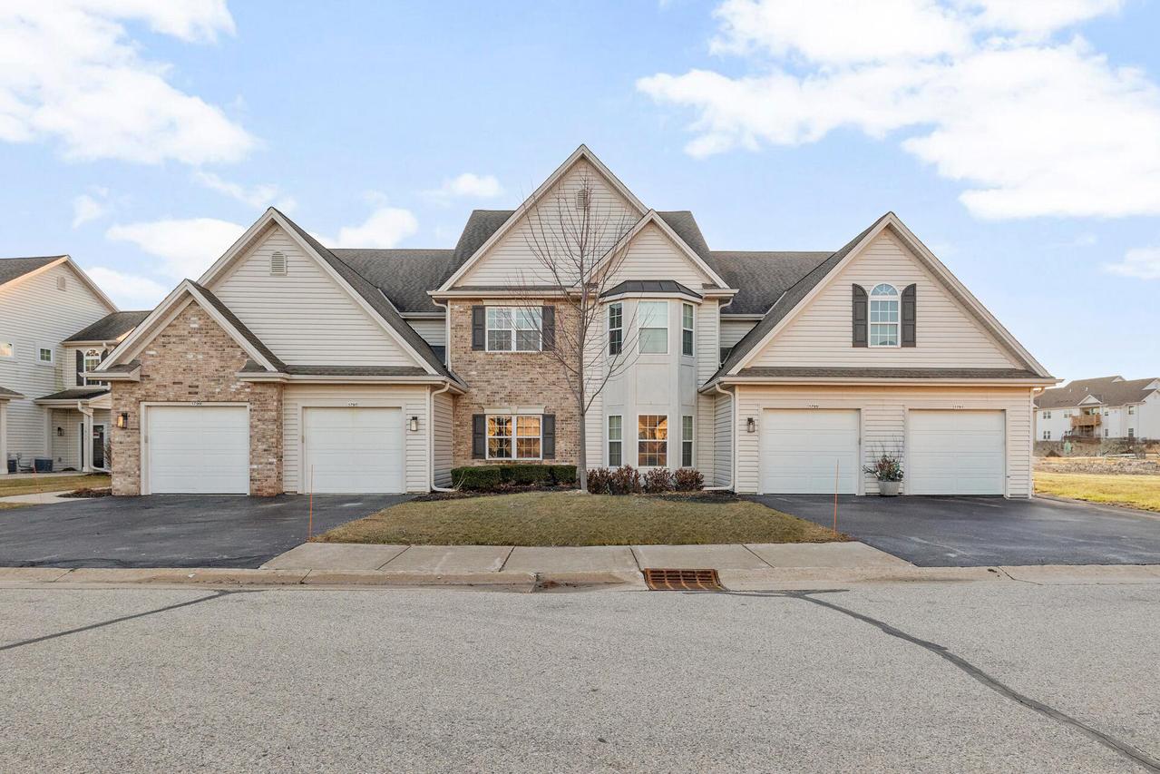 1799 Woodland Way, Slinger, WI 53086