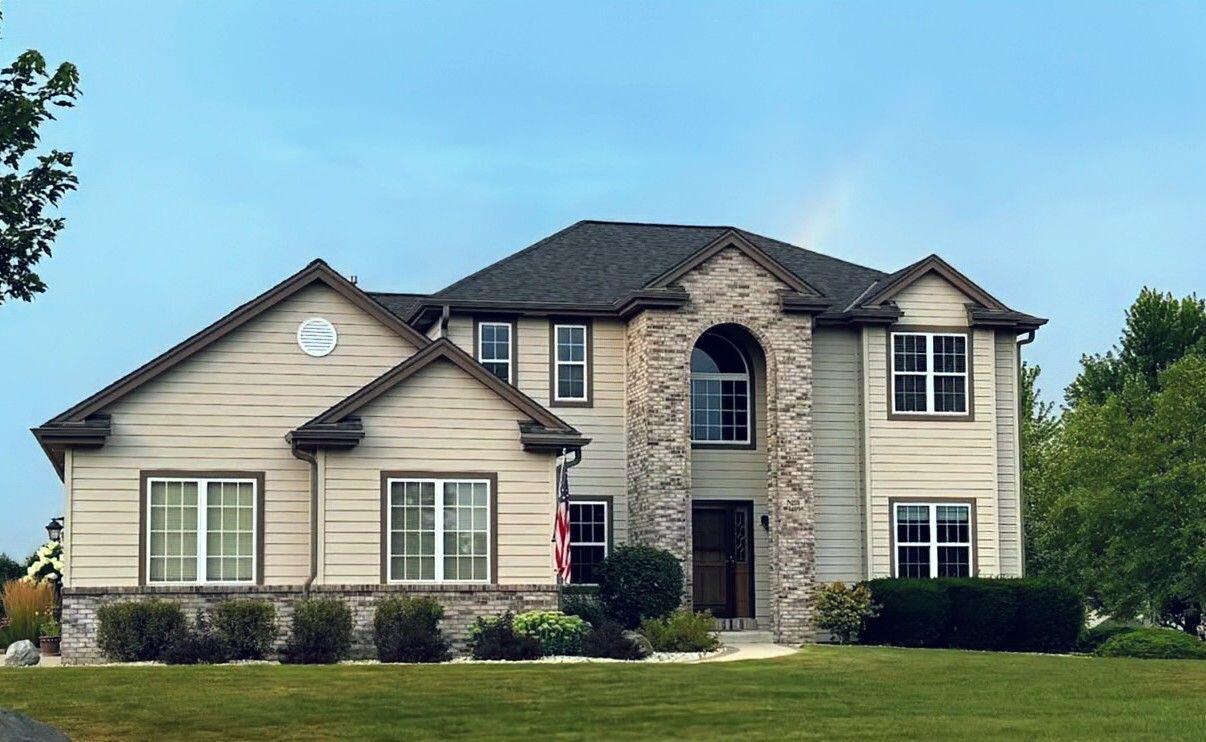 N108W14895 Bel Aire Ln, Germantown, WI 53022