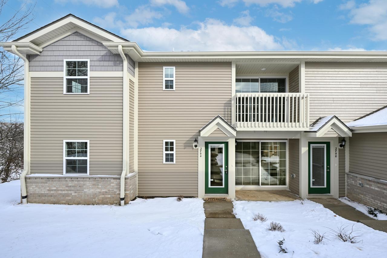 2744 Hidden Dr #72, Saint Francis, WI 53235