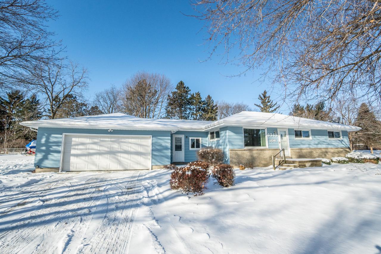 6349 Nabob Dr, West Bend, WI 53095