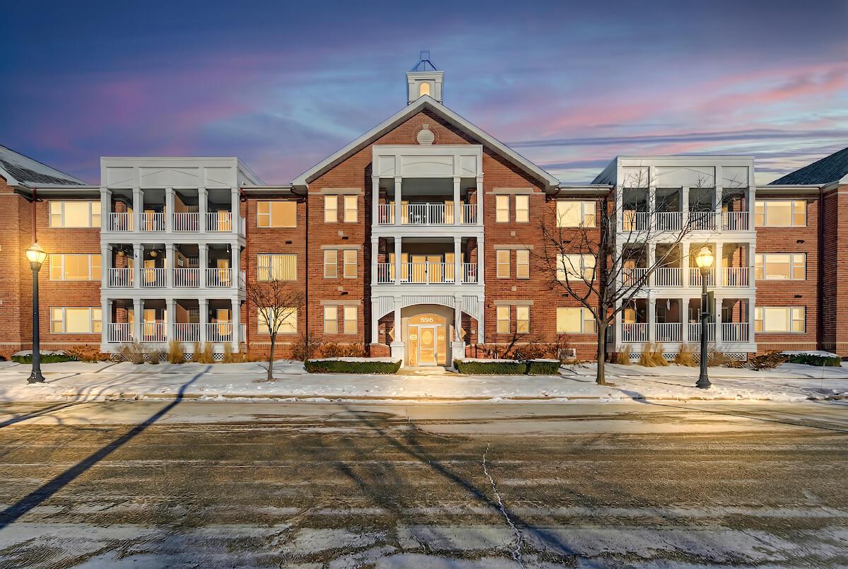 316 56 St #204, Kenosha, WI 53140