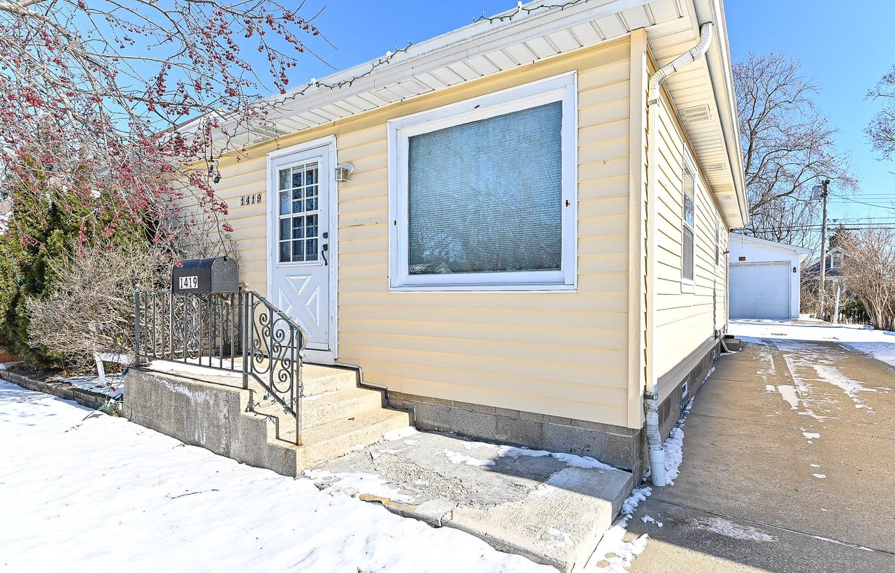 1419 Orchard St, Racine, WI 53405