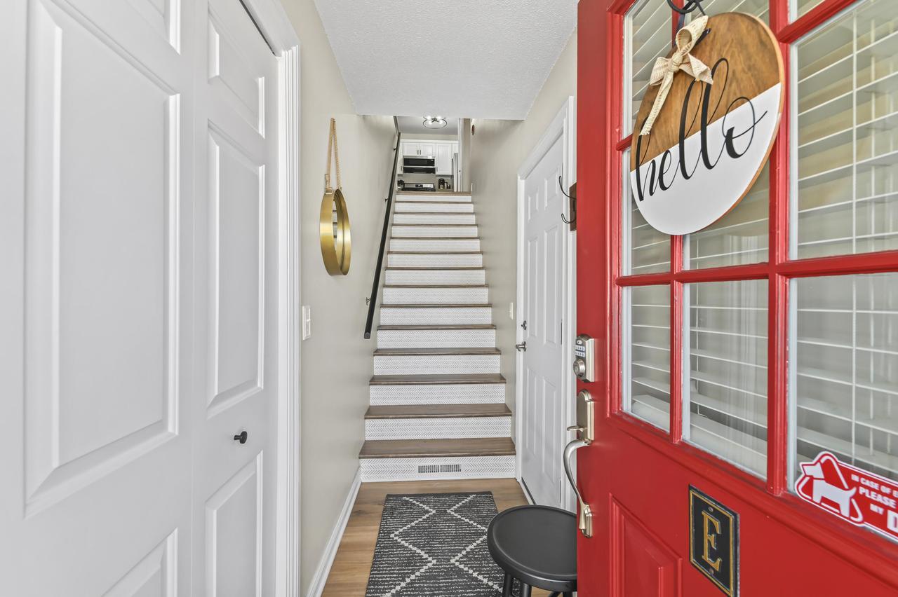 590 Pewaukee Rd #E, Pewaukee, WI 53072