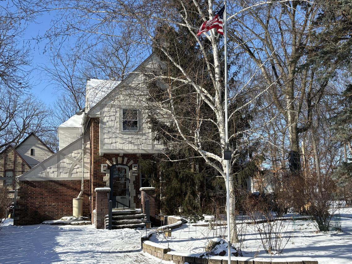 5531 S 110th St, Hales Corners, WI 53130