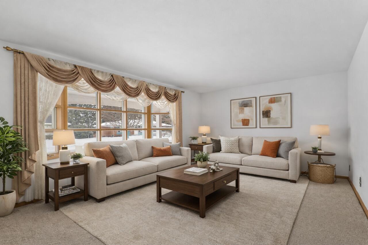 1414 Hilltop Ln, Plymouth, WI 53073