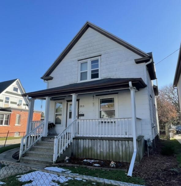 1915 61st St, Kenosha, WI 53143