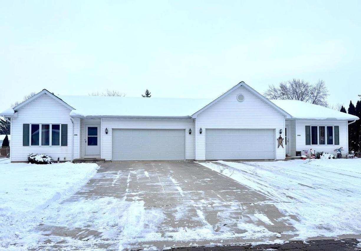 308 S 5th St, Reedsville, WI 54230